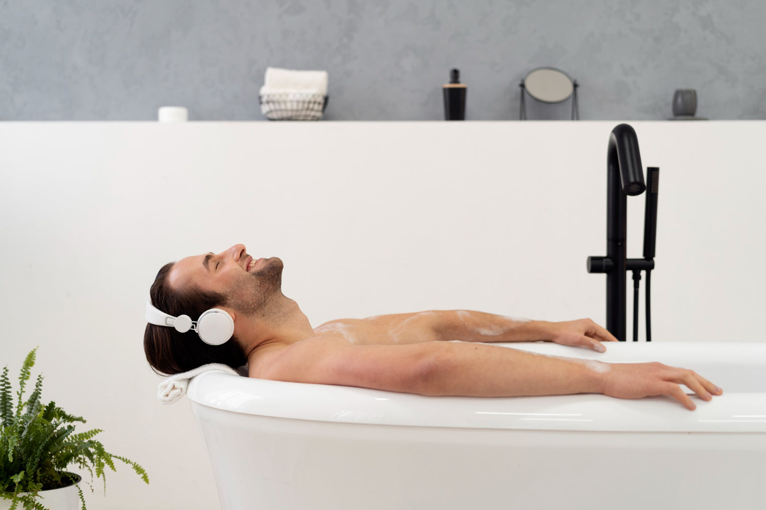 Bath Salt Benefits: How to Enhance Your Relaxation Routine 