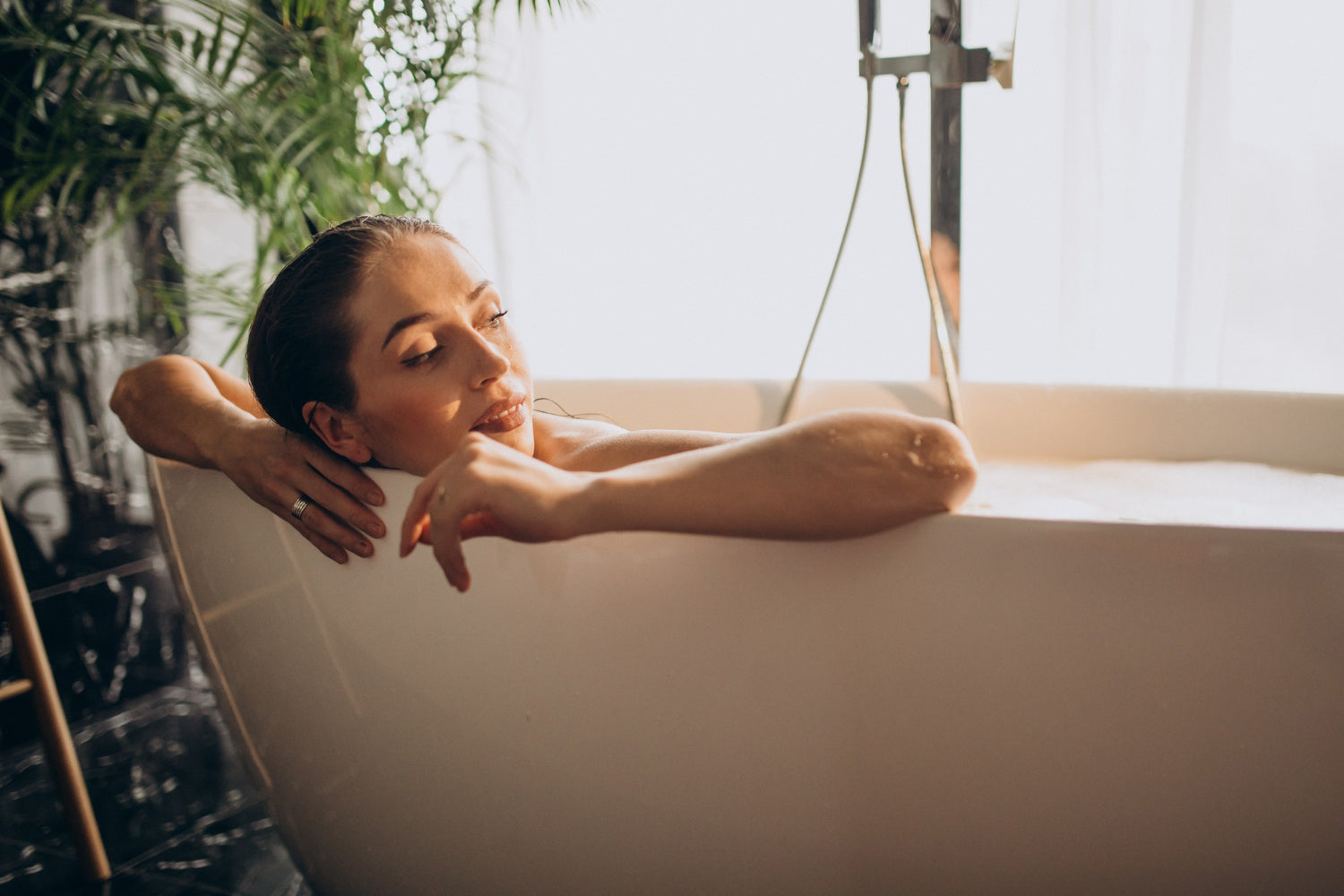 Soak It All In: The Complete Guide to Body Soaks for Relaxation, Detox, and Glowing Skin